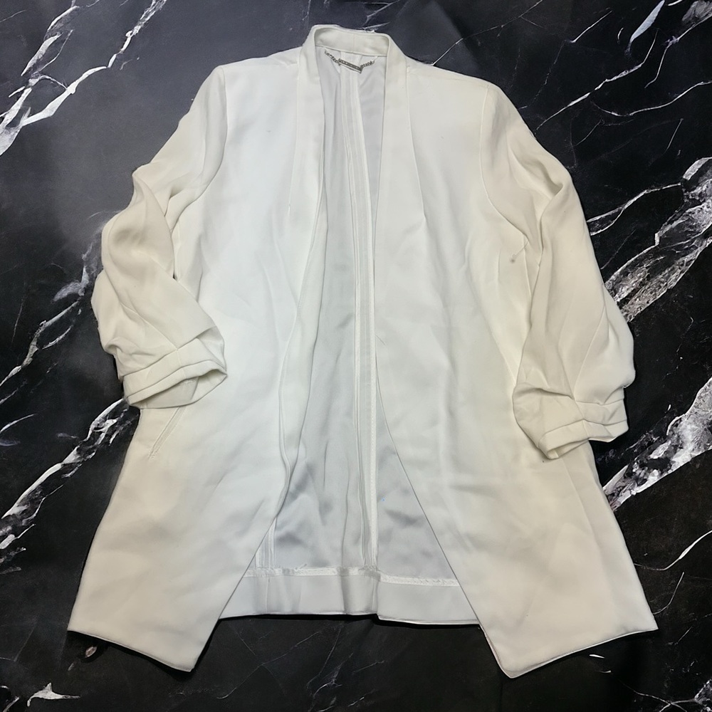Tahari White Blazer with Modern Open Front Design